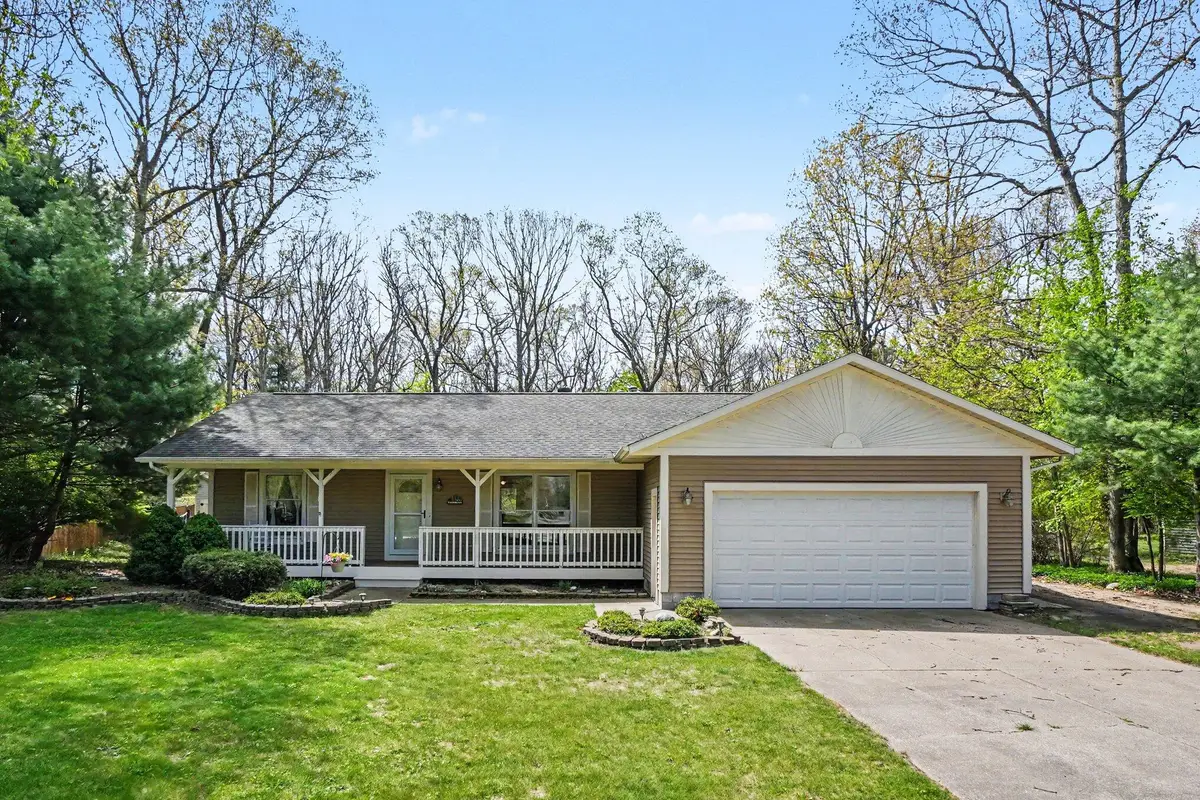 15868 Forest Side Drive, Grand Haven, MI 49417 - #1