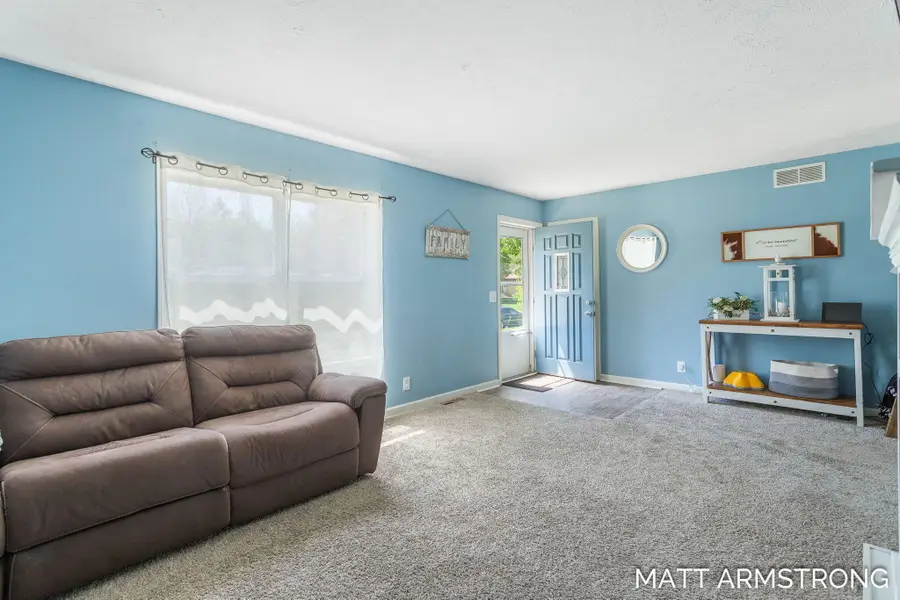 3341 30th Street Sw, Grandville, MI 49418 - #2