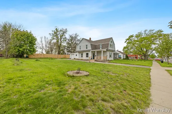 1312 Leonard Street Ne, Grand Rapids, MI 49505