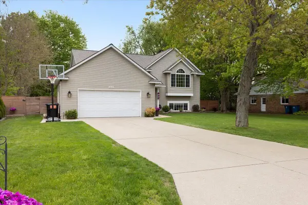 1802 Cedar Tree Drive, Jenison, MI 49428