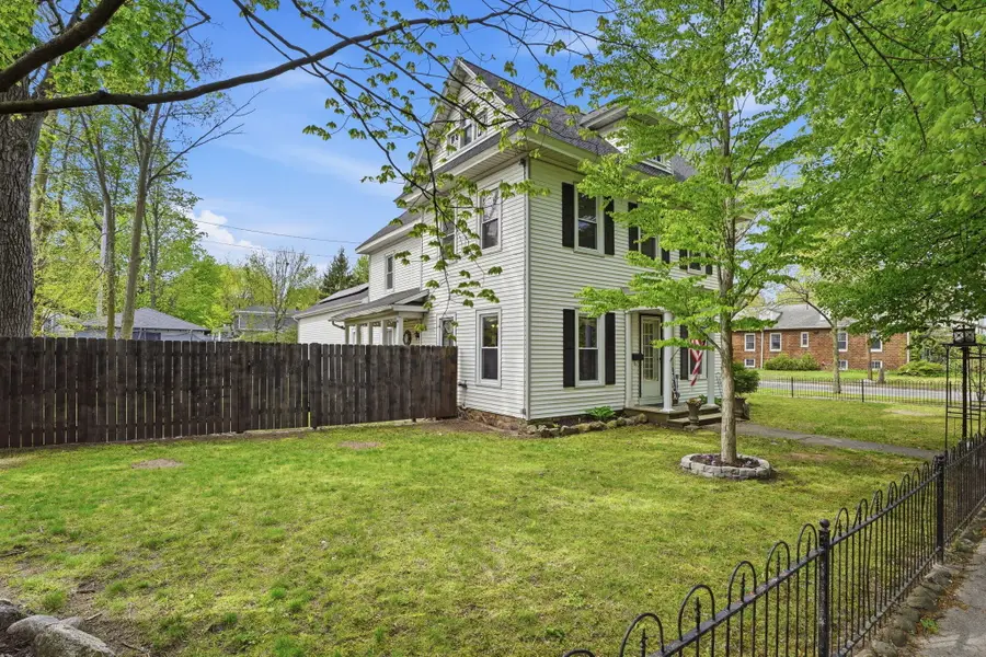 127 W Bridge Street, Plainwell, MI 49080 - #2
