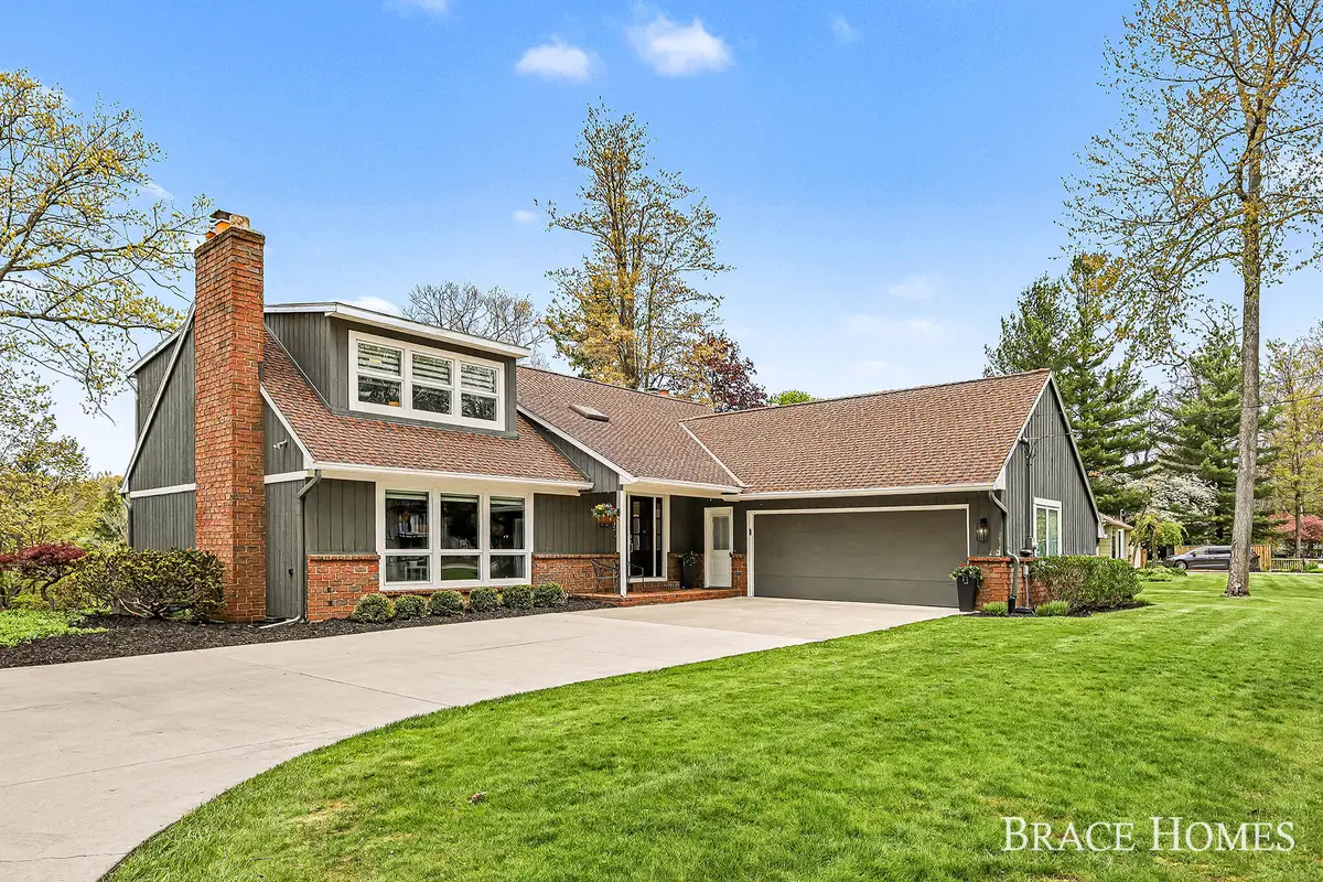 2793 Cascade Springs Drive Se, Grand Rapids, MI 49546 - #1