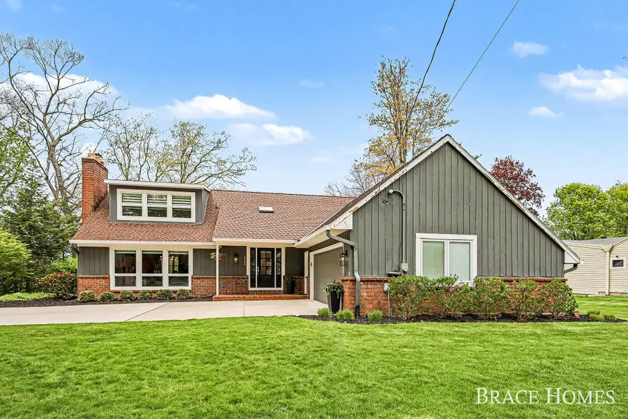 2793 Cascade Springs Drive Se, Grand Rapids, MI 49546 - #2