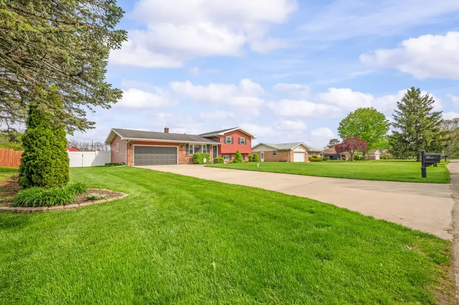 821 E Park Drive, Niles, MI 49120 - #2