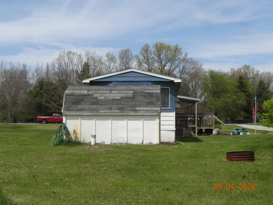 538 E 82nd Street, Newaygo, MI 49337 - #3