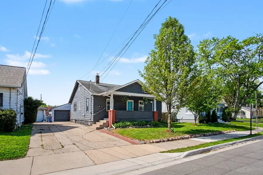 408 Kenwood Street Ne, Grand Rapids, MI 49505 - #2