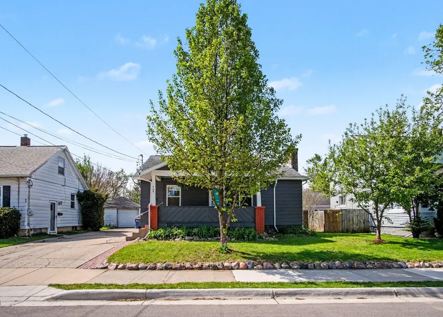 408 Kenwood Street Ne, Grand Rapids, MI 49505 - #3
