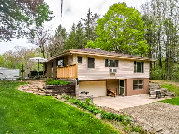 41341 County Road 665, Paw Paw, MI 49079