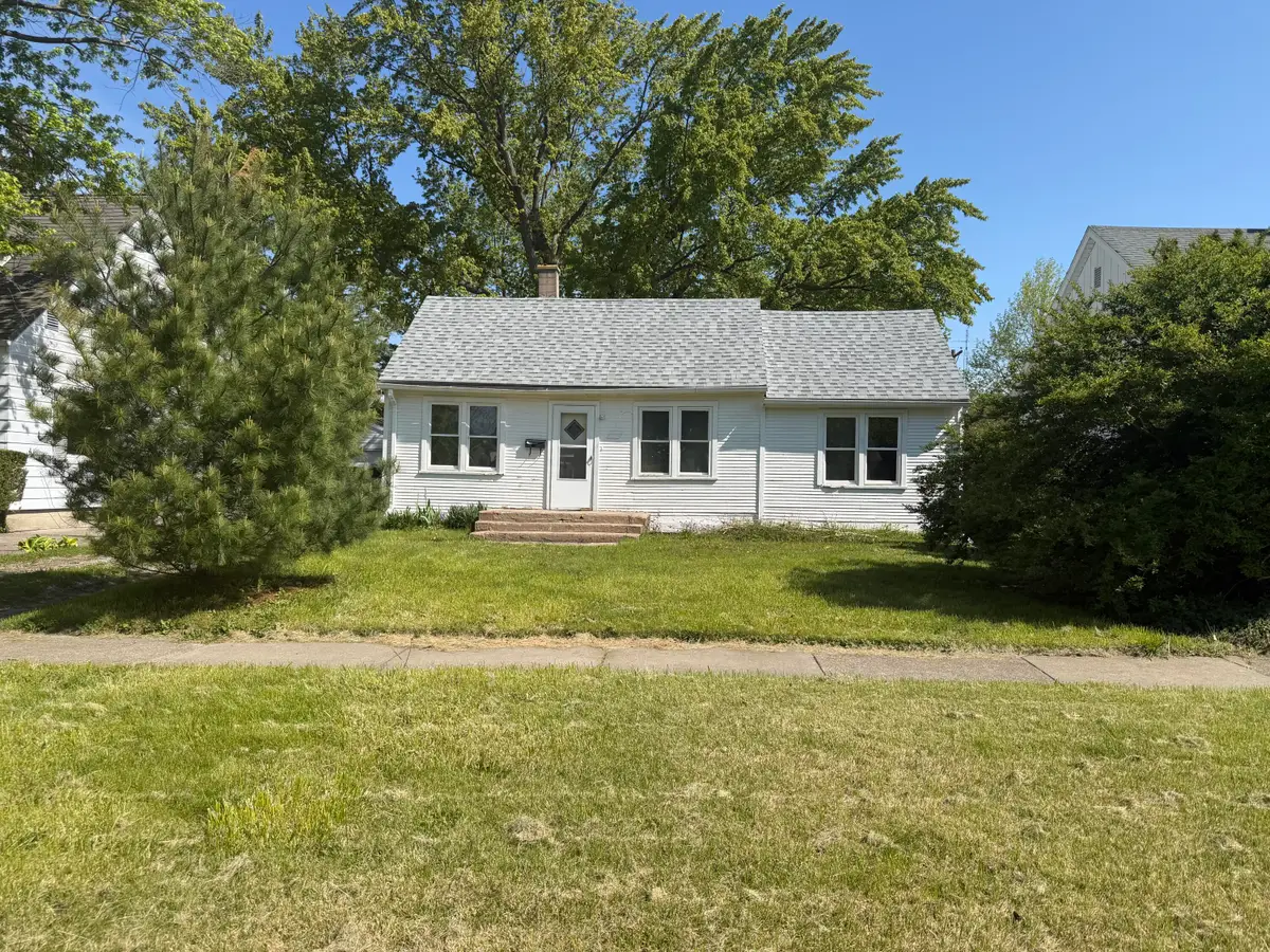 705 Columbia Avenue, Saint Joseph, MI 49085 - #1
