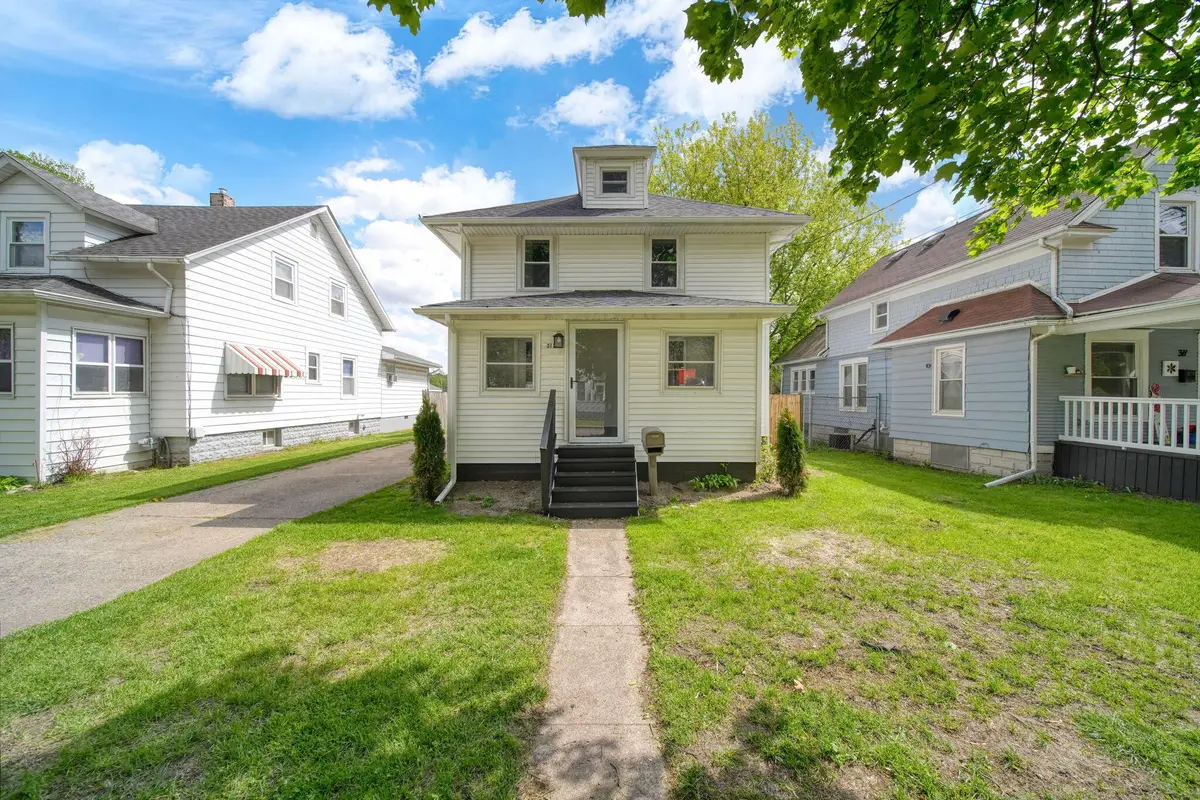 313 E Argyle Street, Jackson, MI 49202 - #1