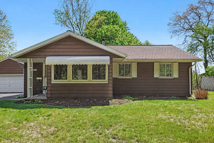 2561 Parkside Drive, Jackson, MI 49203 - #2