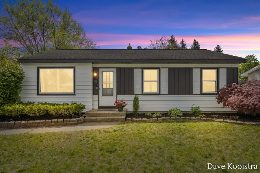 1704 Kentfield Street Sw, Wyoming, MI 49519 - #2