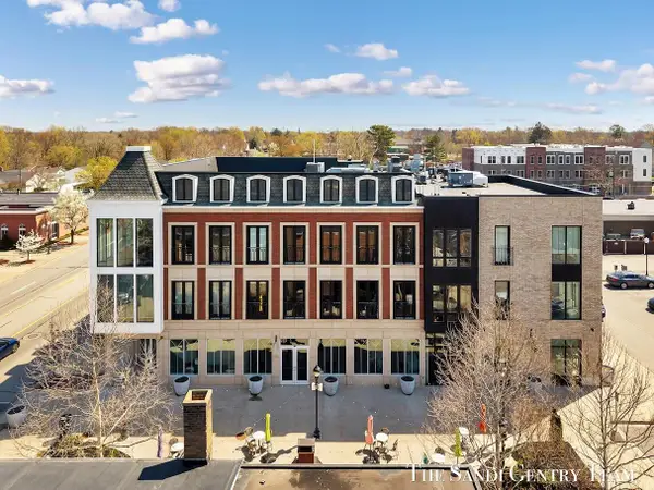 110 W Savidge Street #201, Spring Lake, MI 49456