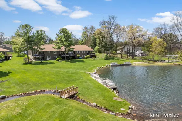 6641 Bella Vista Drive Ne, Rockford, MI 49341