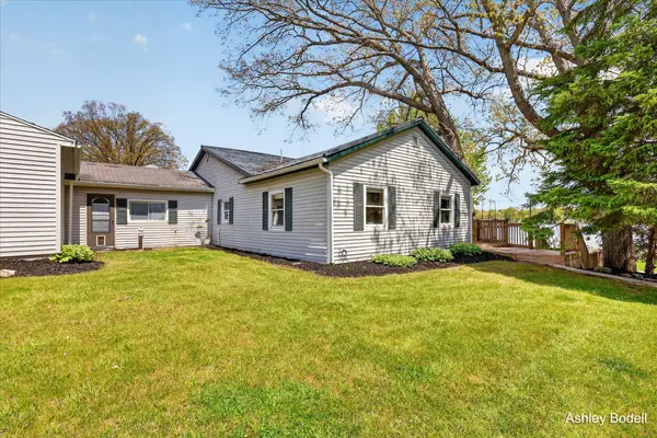 3880 Bell Lake Drive Ne, Ada, MI 49301