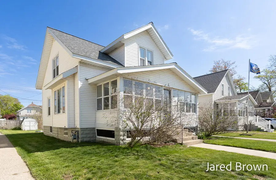 1039 Pennoyer Avenue, Grand Haven, MI 49417 - #2