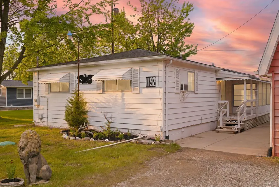 1192 Lakeview Drive, Brooklyn, MI 49230 - #2