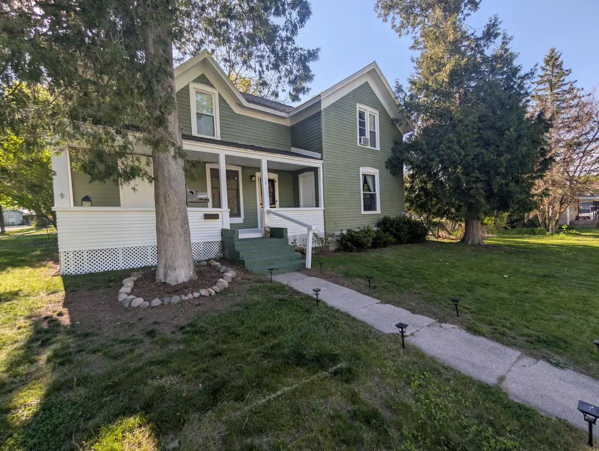 301 N Smith Street, Greenville, MI 48838 - #1