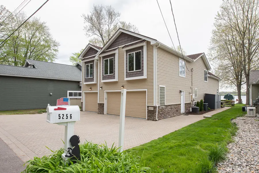 5256 Edgelake Drive, Pinckney, MI 48169 - #2