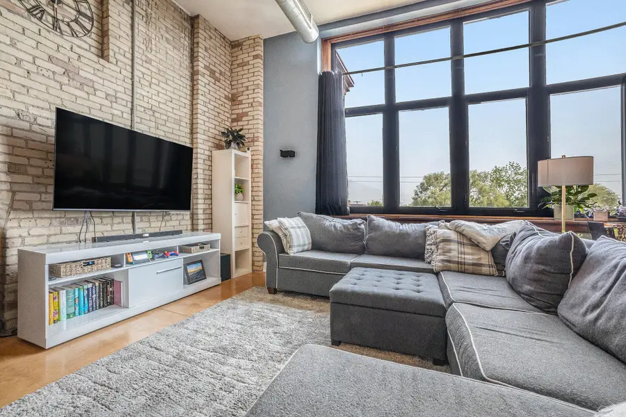 600 Broadway Avenue Nw #402, Grand Rapids, MI 49504 - #2