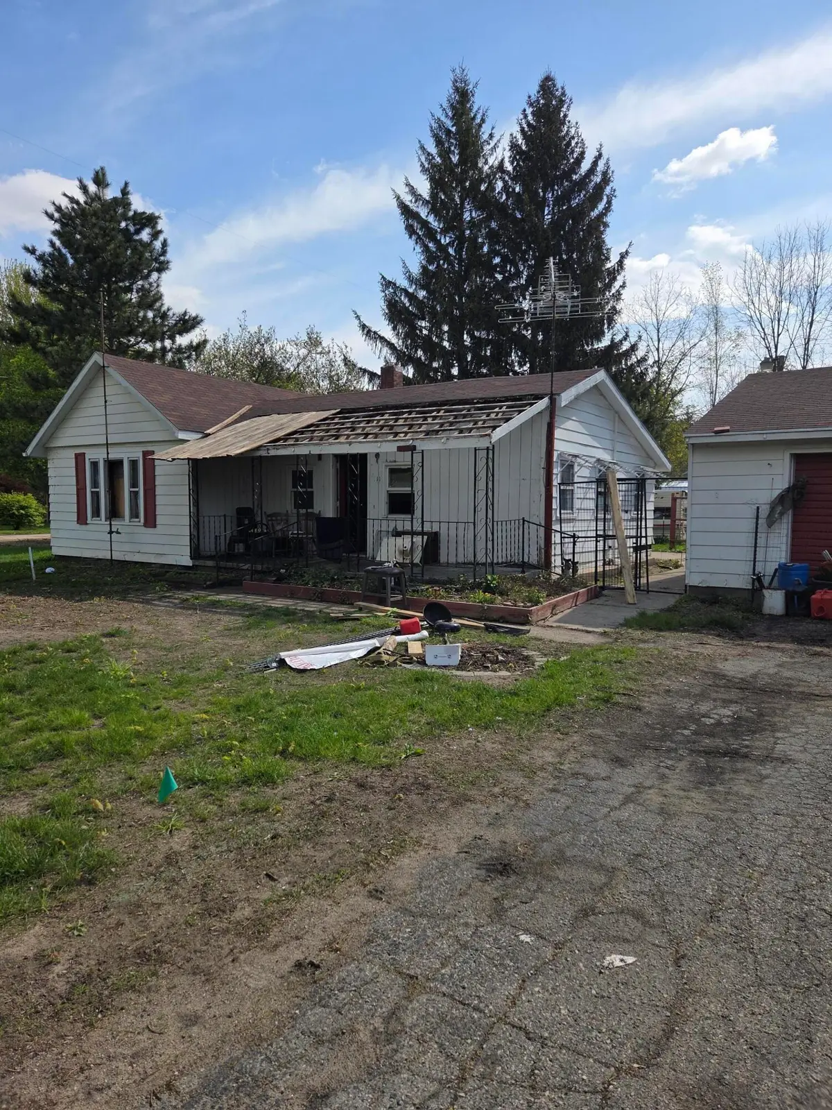 211 S Pine Street, Sheridan, MI 48884 - #1