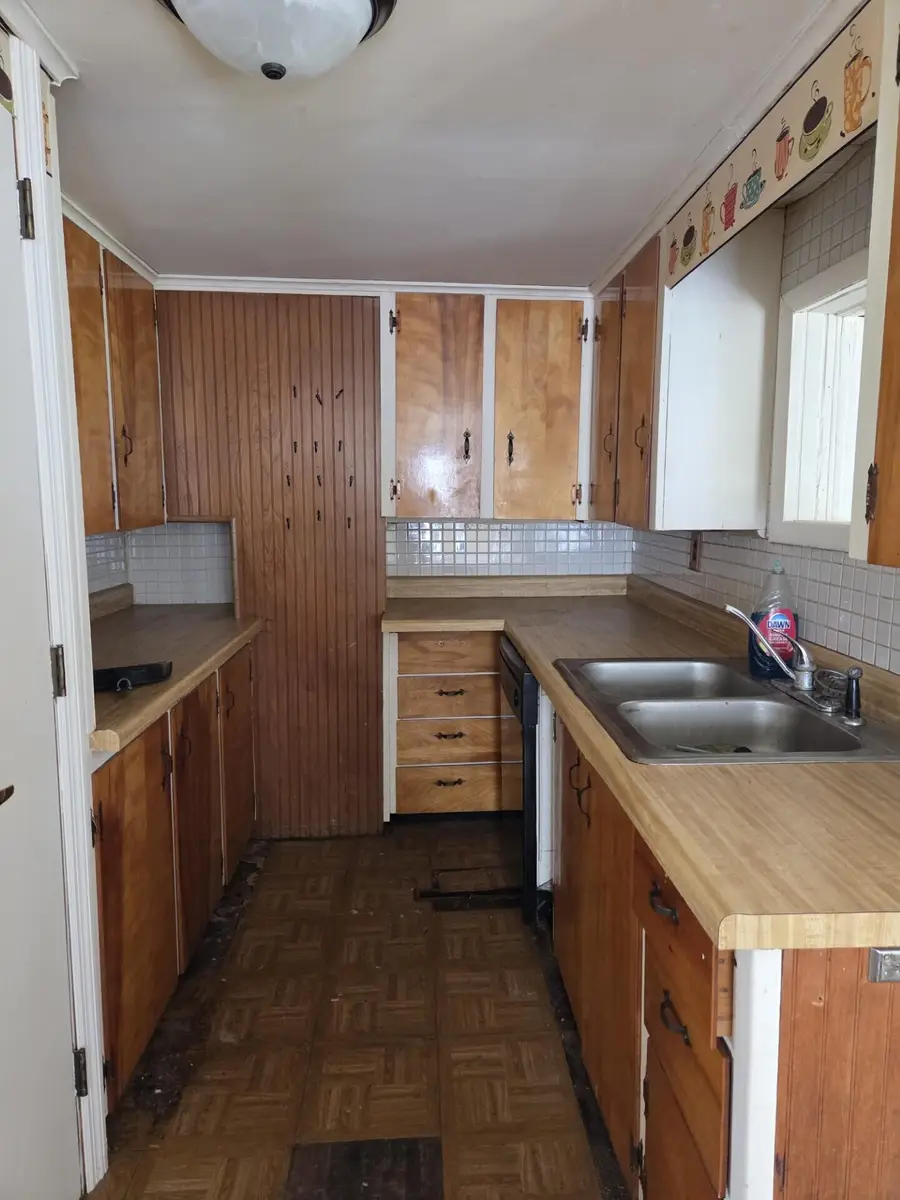 211 S Pine Street, Sheridan, MI 48884 - #3