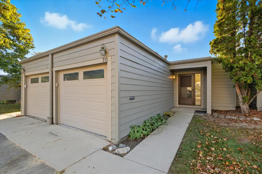 715 Skynob Drive, Ann Arbor, MI 48105 - #2