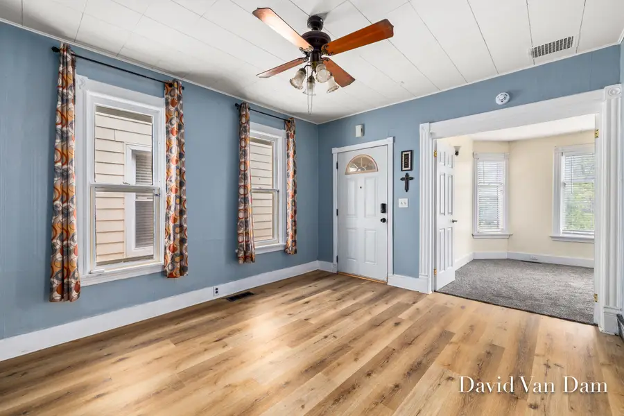 943 Prospect Avenue Ne, Grand Rapids, MI 49503 - #2