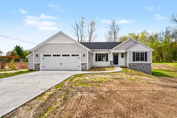 7884 Cannonsburg Rd Ne, Rockford, MI 49341