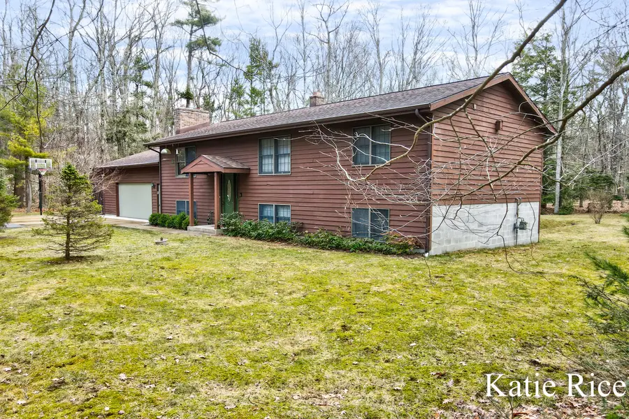 938 N Scenic Drive, Muskegon, MI 49445 - #3