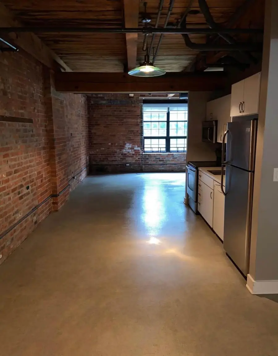 6533 E Jefferson Avenue #LL06, Detroit, MI 48207 - #3