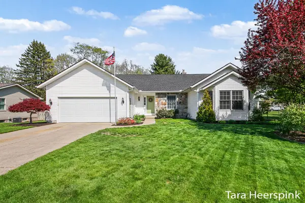 2077 Fernwood Drive, Jenison, MI 49428