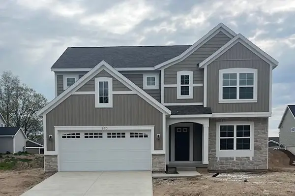 670 Lincoln Lawns Drive Nw, Grand Rapids, MI 49534