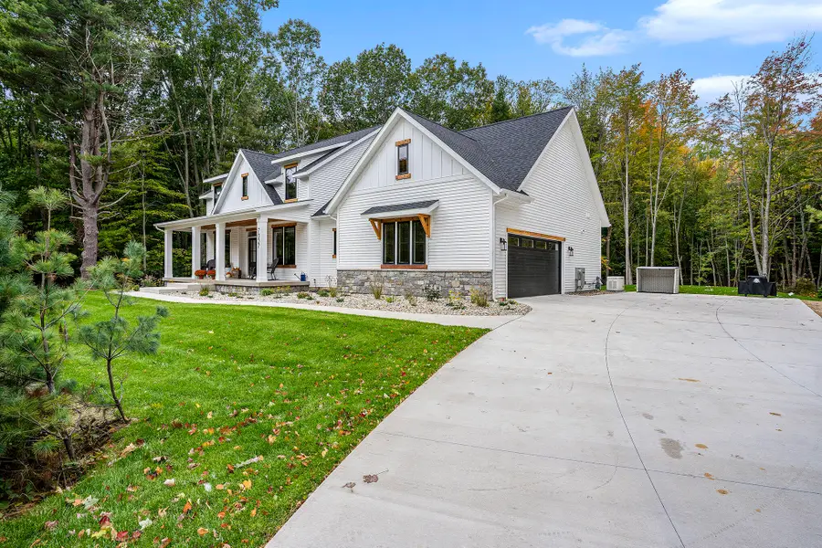 7027 Pebble Lane, Fennville, MI 49408 - #2