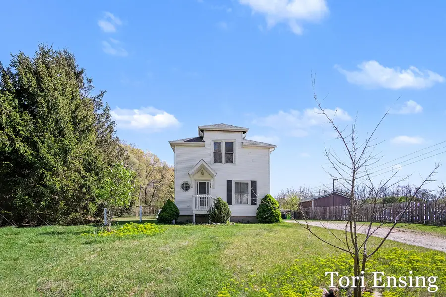 1007 E Kent Road, Greenville, MI 48838 - #2