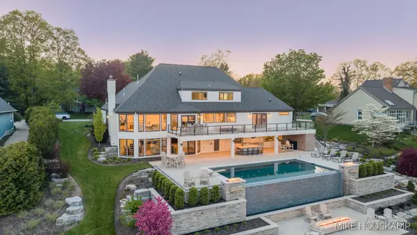 15945 Orchard Point Drive, Spring Lake, MI 49456