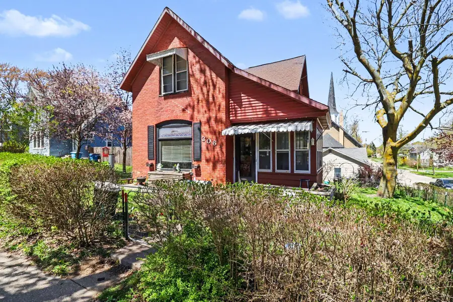 306 5th Street, Manistee, MI 49660 - #2