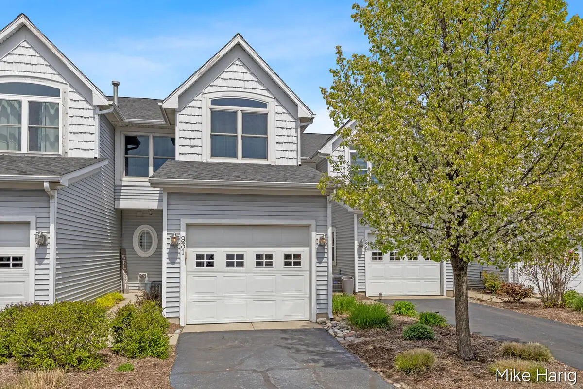 931 W Savidge Street, Spring Lake, MI 49456 - #1