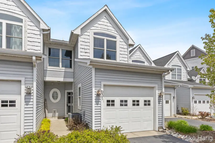 931 W Savidge Street, Spring Lake, MI 49456 - #3