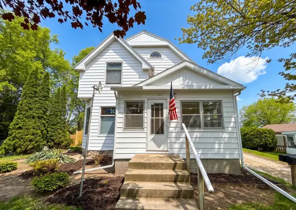 117 N Weaver Avenue, Fremont, MI 49412