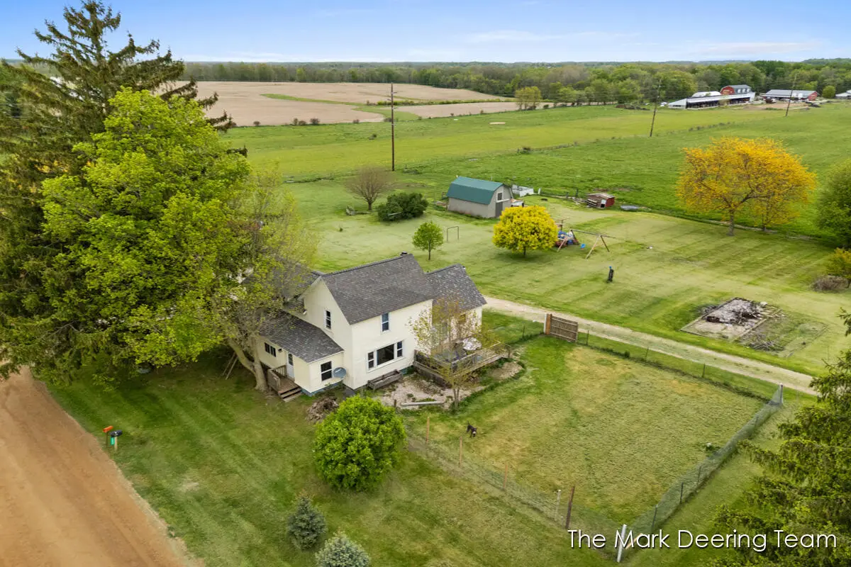 2090 N Shaytown Road, Vermontville, MI 49096 - #1