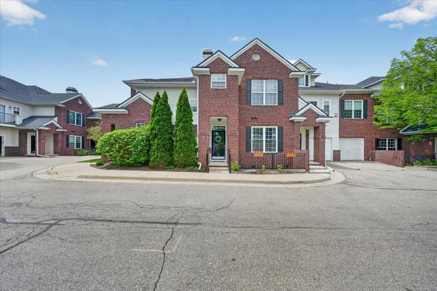 229 Scio Village #107, Ann Arbor, MI 48103 - #3