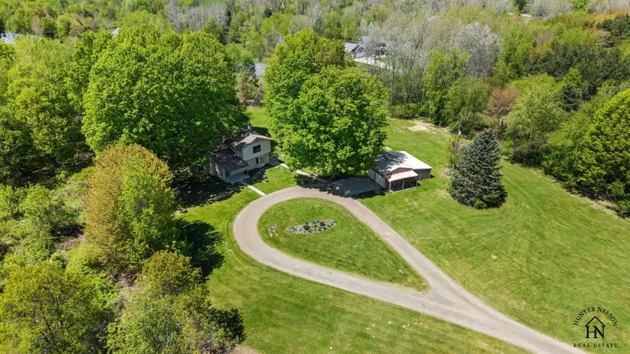 8255 Alpine Avenue Nw, Sparta, MI 49345 - #2