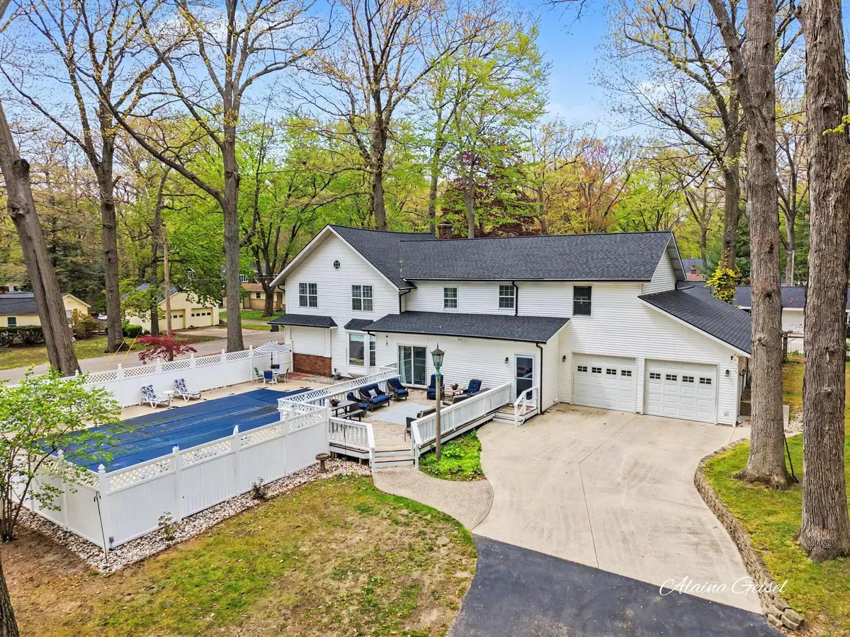 385 Marquette Avenue, Holland, MI 49424 - #1
