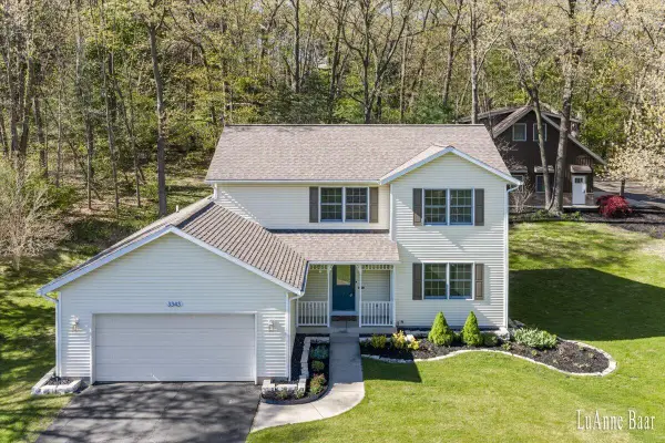 3343 Stoneridge Drive Ne, Rockford, MI 49341