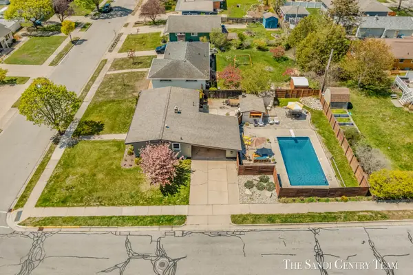 529 Arlington Avenue, Grand Haven, MI 49417