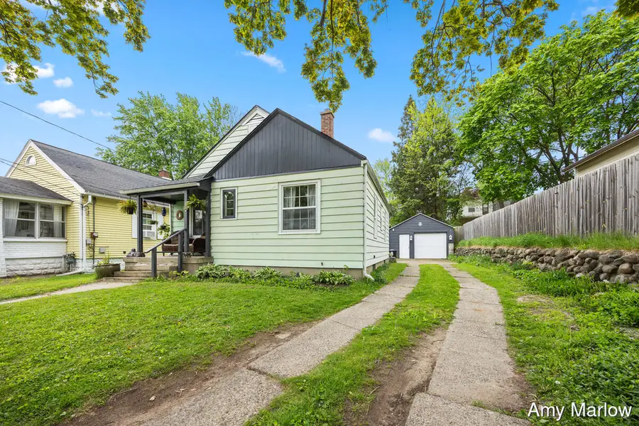 884 Hollywood Street Ne, Grand Rapids, MI 49505 - #2