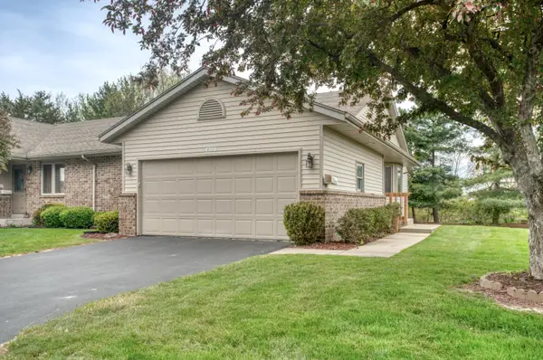 1037 Country Garden Gardens Nw, Grand Rapids, MI 49534