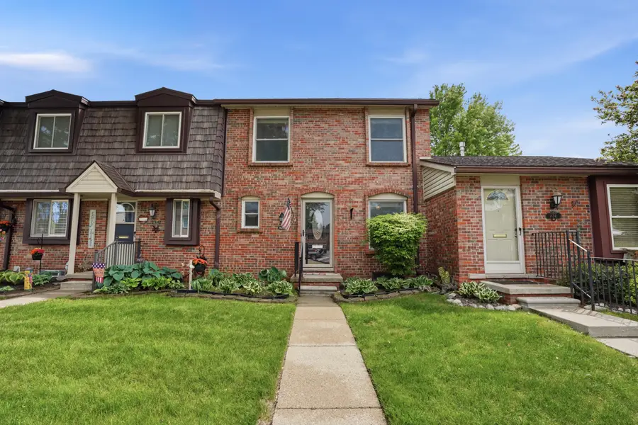 18239 Jamestown Circle, Northville, MI 48168 - #2