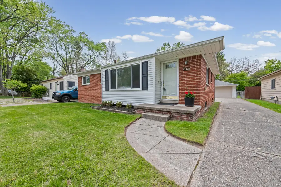 15370 Deering Street, Livonia, MI 48154 - #2